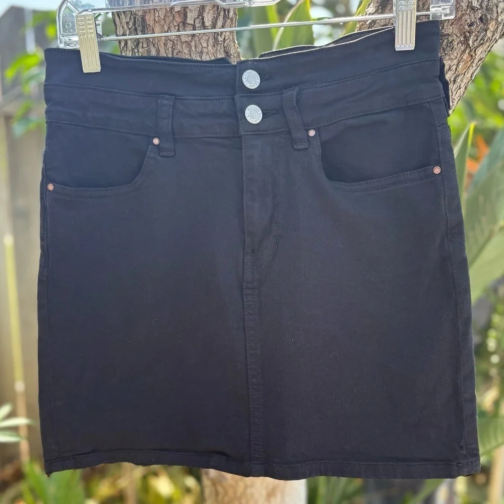 PACSUN Classic Black Wash Mid-Rise Mini Denim Skirt | Size 25